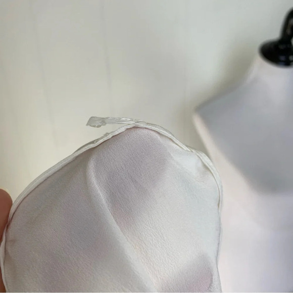PRADA Silk Crepe De Chine Scalloped Hem Sleeveless Top Blouse Ivory Sz 44 Flaws* - Picture 13 of 16